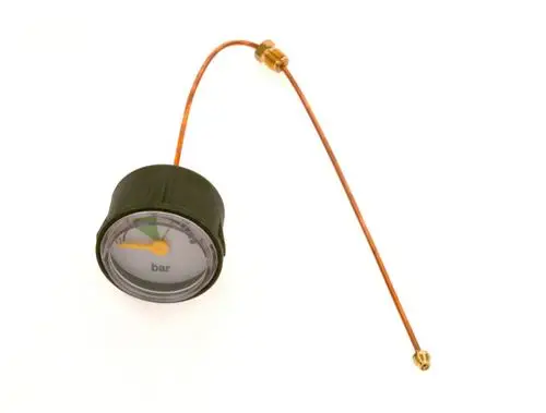 BOSCH Manometer mit analoger Anzeige und kurzem Kupferrohr für Druckmessungen. Die Skala zeigt Werte in bar an.